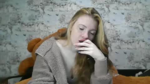 Skyler online show from October 20, 6:03 am