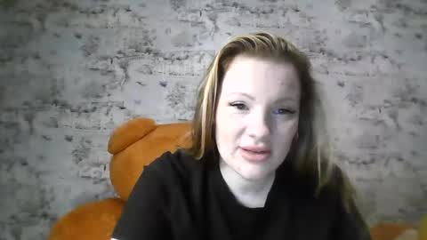 Skyler online show from December 2, 3:29 pm