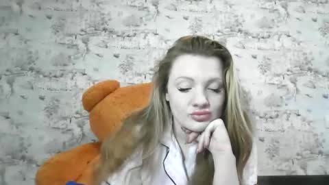 Skyler online show from March 3, 12:55 pm