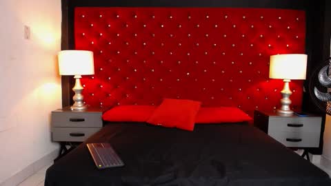 Snapshot of skylerbigxxx chatting on November 7, 4:12 am SKYLERBIGXXX online show from November 7, 4:12 am