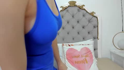 Snapshot of skylerwhite02 chatting on June 22, 3:25 am Skyler online show from June 22, 3:25 am