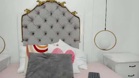 Snapshot of skylerwhite02 chatting on June 30, 3:40 am Skyler online show from June 30, 3:40 am