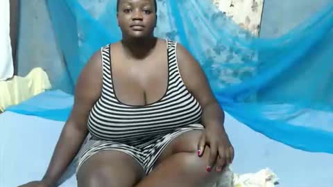 Snapshot of skylla07 chatting on May 18, 5:02 am sheliah online show from May 18, 5:02 am