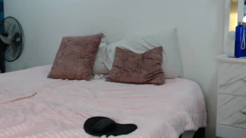skynataly1 online show from June 25, 5:23 am