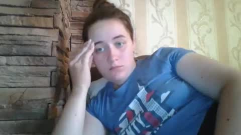 skyressie333 online show from October 3, 7:38 am