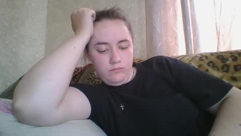 skyressie333 online show from April 26, 6:22 am
