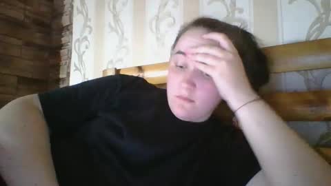 skyressie333 online show from April 27, 7:12 pm