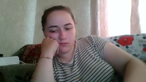 Snapshot of skyressie333 chatting on June 12, 7:29 am skyressie333 online show from June 12, 7:29 am