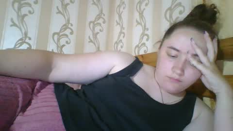 Snapshot of skyressie333 chatting on July 8, 7:07 pm skyressie333 online show from July 8, 7:07 pm