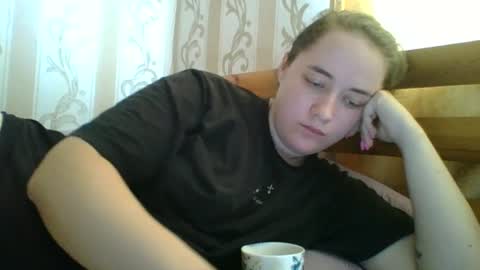 Snapshot of skyressie333 chatting on August 2, 7:40 am skyressie333 online show from August 2, 7:40 am