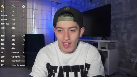 Snapshot of skyrid3r chatting on October 16, 7:26 pm Skyrider online show from October 16, 7:26 pm