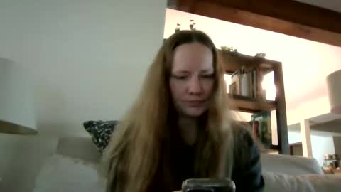 Snapshot of skywinters chatting on October 3, 12:24 pm Sky Winters online show from October 3, 12:24 pm