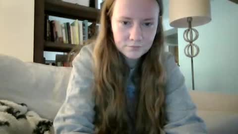 Snapshot of skywinters chatting on October 20, 5:02 pm Sky Winters online show from October 20, 5:02 pm