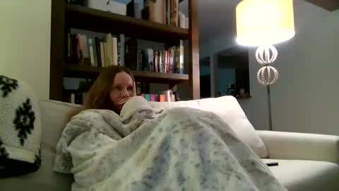 Snapshot of skywinters chatting on October 22, 9:36 pm Sky Winters online show from October 22, 9:36 pm