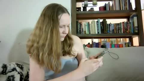 Snapshot of skywinters chatting on May 13, 8:49 pm Sky Winters online show from May 13, 8:49 pm