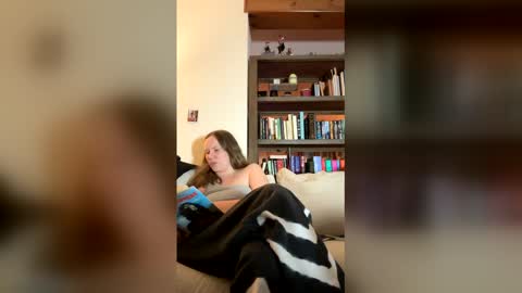 Snapshot of skywinters chatting on May 18, 4:07 am Sky Winters online show from May 18, 4:07 am