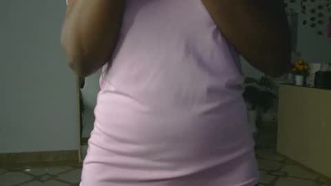 Snapshot of skyy_brown chatting on May 17, 12:41 am Bella online show from May 17, 12:41 am