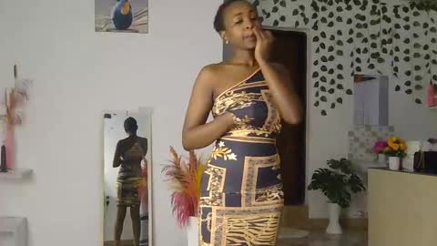 Snapshot of skyy_brown chatting on May 27, 12:51 am Bella online show from May 27, 12:51 am