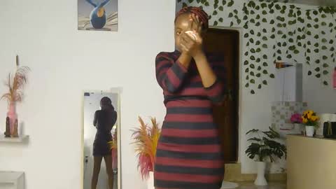 Snapshot of skyy_brown chatting on June 9, 12:55 am Bella online show from June 9, 12:55 am