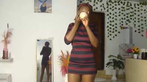Snapshot of skyy_brown chatting on June 10, 12:55 am Bella online show from June 10, 12:55 am