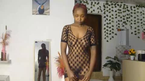 Snapshot of skyy_brown chatting on June 11, 2:53 am Bella online show from June 11, 2:53 am
