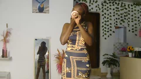 Snapshot of skyy_brown chatting on June 13, 1:58 am Bella online show from June 13, 1:58 am