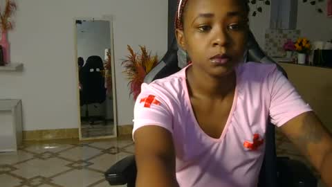Snapshot of skyy_brown chatting on June 14, 1:47 am Bella online show from June 14, 1:47 am