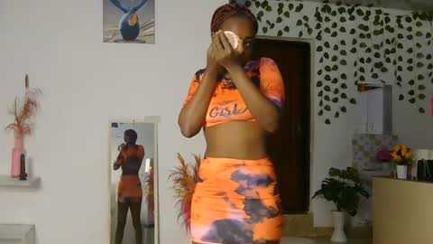 Snapshot of skyy_brown chatting on June 16, 2:03 am Bella online show from June 16, 2:03 am