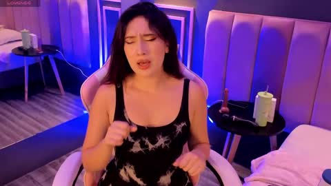 Snapshot of skyylee_ chatting on May 14, 2:13 pm abby online show from May 14, 2:13 pm