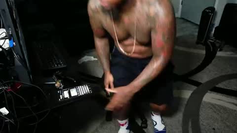 Snapshot of slangondemhoes chatting on July 9, 2:15 am nasty twitter KASHCARTERATL online show from July 9, 2:15 am