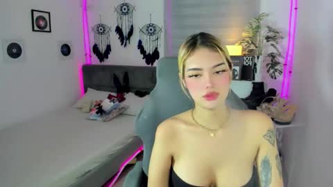 Snapshot of slaughtyalexxx chatting on January 7, 8:55 pm Alexandria my love online show from January 7, 8:55 pm