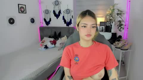 Snapshot of slaughtyalexxx chatting on January 12, 11:32 pm Alexandria my love online show from January 12, 11:32 pm