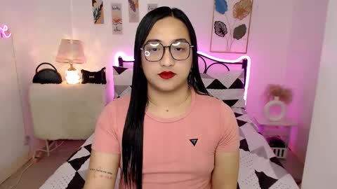 Snapshot of slave_amanda69 chatting on February 1, 10:25 am Queen Cyrine online show from February 1, 10:25 am