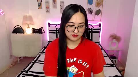 Snapshot of slave_amanda69 chatting on February 8, 12:25 am Queen Cyrine online show from February 8, 12:25 am