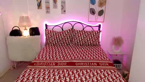 Snapshot of slave_amanda69 chatting on March 10, 1:32 am Queen Cyrine online show from March 10, 1:32 am