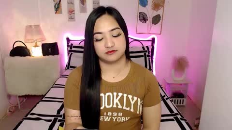 Snapshot of slave_amanda69 chatting on March 23, 12:53 pm Queen Cyrine online show from March 23, 12:53 pm