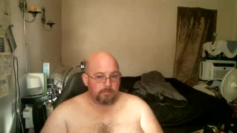 Snapshot of slavejim518 chatting on December 27, 6:57 am slavejim online show from December 27, 6:57 am