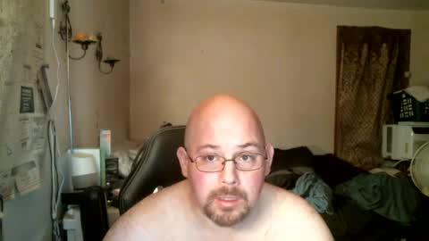 Snapshot of slavejim518 chatting on January 19, 6:31 am slavejim online show from January 19, 6:31 am