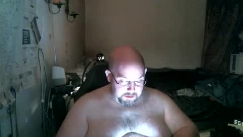 Snapshot of slavejim518 chatting on March 9, 4:38 am slavejim online show from March 9, 4:38 am