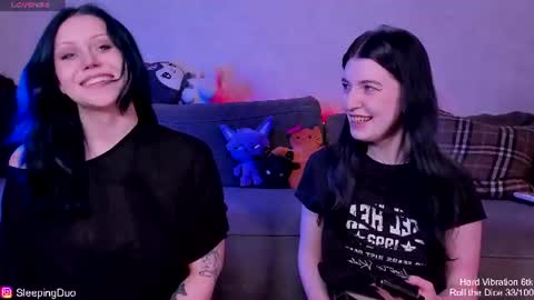 Snapshot of sleepingduo chatting on June 16, 8:33 pm Hi We are Iva and Angela Nice to meet u 3 online show from June 16, 8:33 pm
