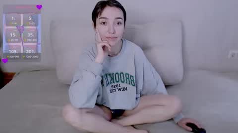 Snapshot of sleepy_ash_ chatting on June 10, 1:43 pm sleepy_ash_ online show from June 10, 1:43 pm