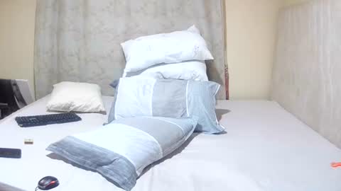 Snapshot of slender_sweetbabe chatting on June 21, 11:02 am slender_sweetbabe online show from June 21, 11:02 am