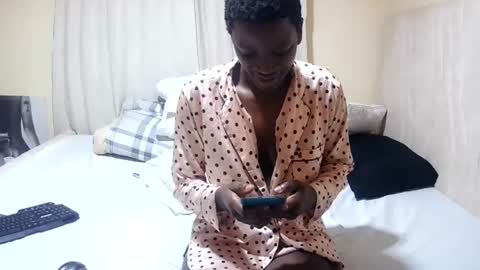 Snapshot of slender_sweetbabe chatting on June 30, 10:49 am slender_sweetbabe online show from June 30, 10:49 am