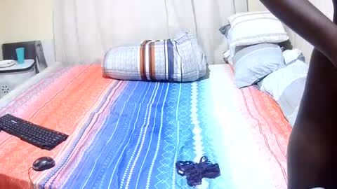 Snapshot of slender_sweetbabe chatting on July 10, 11:24 am slender_sweetbabe online show from July 10, 11:24 am