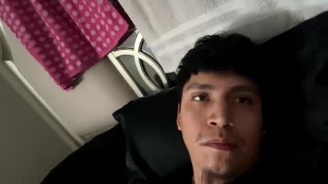 Snapshot of slickbadboy chatting on January 24, 10:19 pm slickbadboy online show from January 24, 10:19 pm