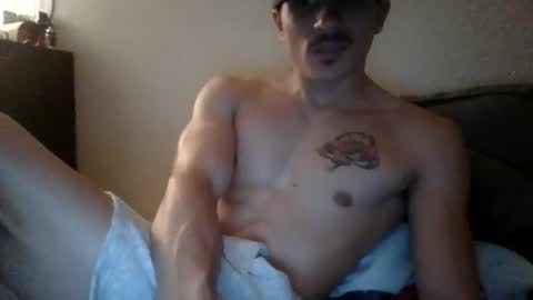 Snapshot of slickestry13 chatting on August 3, 8:02 am slickestry13 online show from August 3, 8:02 am