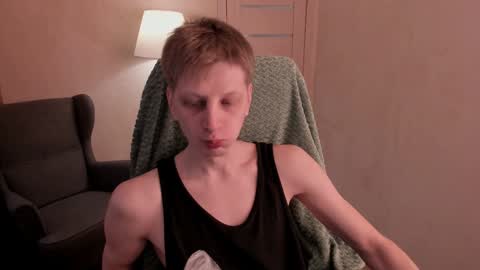 Snapshot of slim_andy chatting on December 8, 10:08 am Andy online show from December 8, 10:08 am