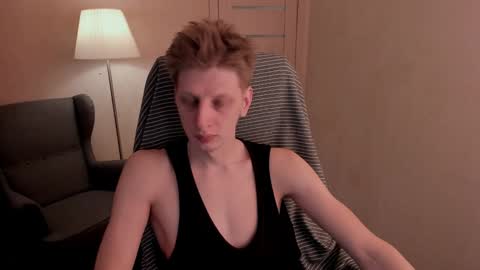 Snapshot of slim_andy chatting on December 14, 10:34 am Andy online show from December 14, 10:34 am