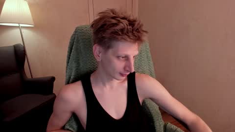 Snapshot of slim_andy chatting on December 28, 10:25 am Andy online show from December 28, 10:25 am