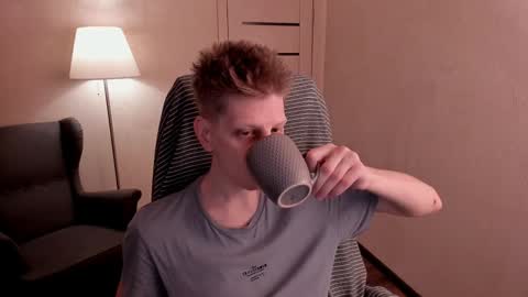 Snapshot of slim_andy chatting on January 17, 6:36 am Andy online show from January 17, 6:36 am